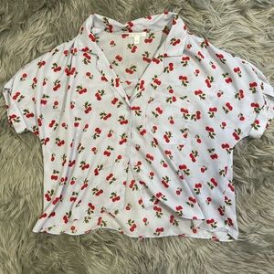 ABOUND cropped Cherry button down top